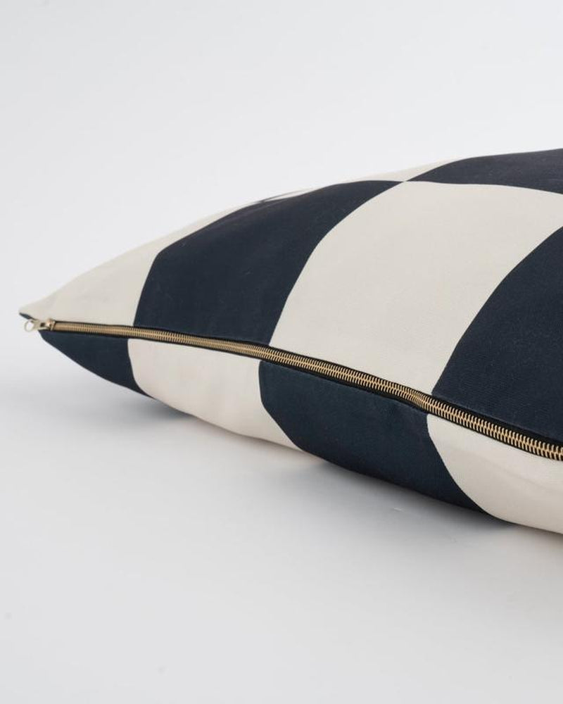 The Fritz Dog Bed - Stylish Design, Machine Washable, and Scratch-Proof